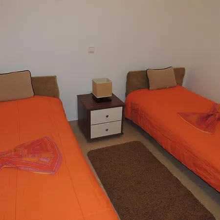 Christine Pefkos Lantställe *