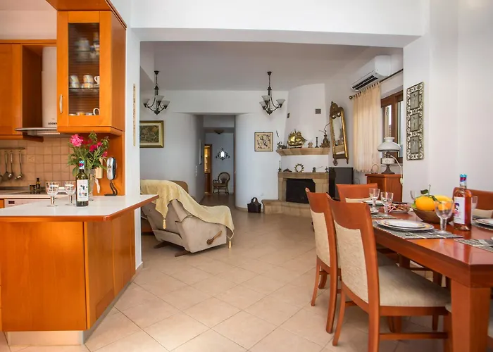 Christine Beachside Villa Pefkos Landsted