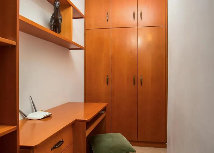 Christine Pefkos Pefki