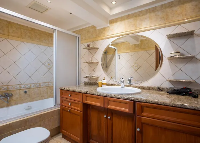 Christine Pefkos Pefki (Rhodes)