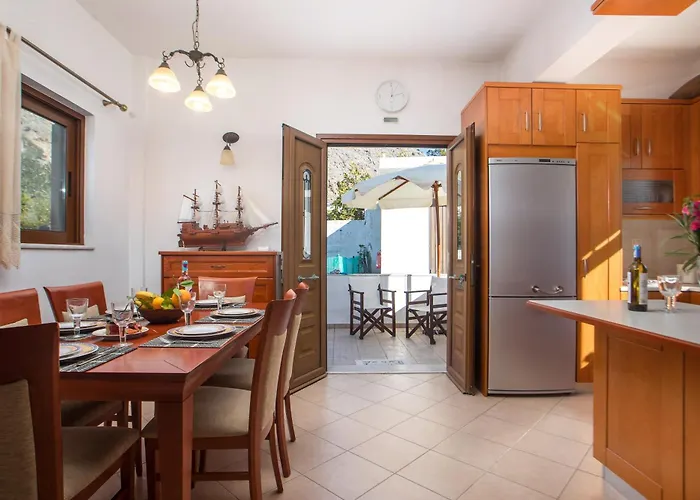 Christine Beachside Villa Pefkos Landhuis